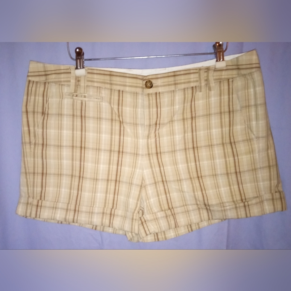 Tommy Hilfiger women's plaid shorts size 16